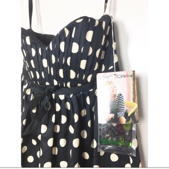 NWT Betsey Johnson Polkadot Shift Dress Black Sz 2 - Picture 2 of 7